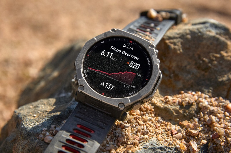 Титановый корпус, яркий экран и месяц автономности: Amazfit представила смарт-часы T-Rex Ultra 2 для активных пользователей