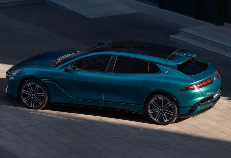 BYD представила электромобиль Denza Z9 GT с рекордным запасом хода в 1036 км
