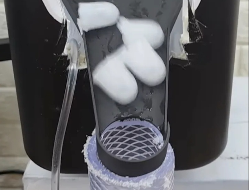 Энтузиаст приспособил льдогенератор для охлаждения процессора — и добился 40 °C под нагрузкой