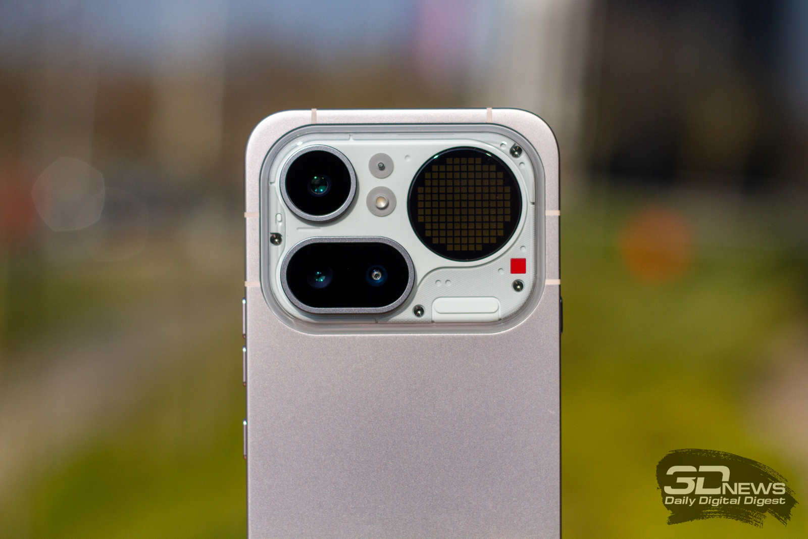 Обзор Nothing Phone (4a) Pro: не такой, как все, — и не для каждого