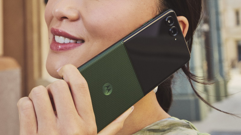Motorola выпустила глобальную версию Razr 70 Plus со Snapdragon 8s Gen 3, парой 50-Мп камер и батареей на 4500 мА·ч