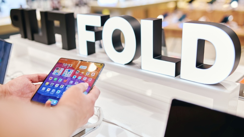 В первом квартале продажи складных смартфонов в России подскочили на 32 %