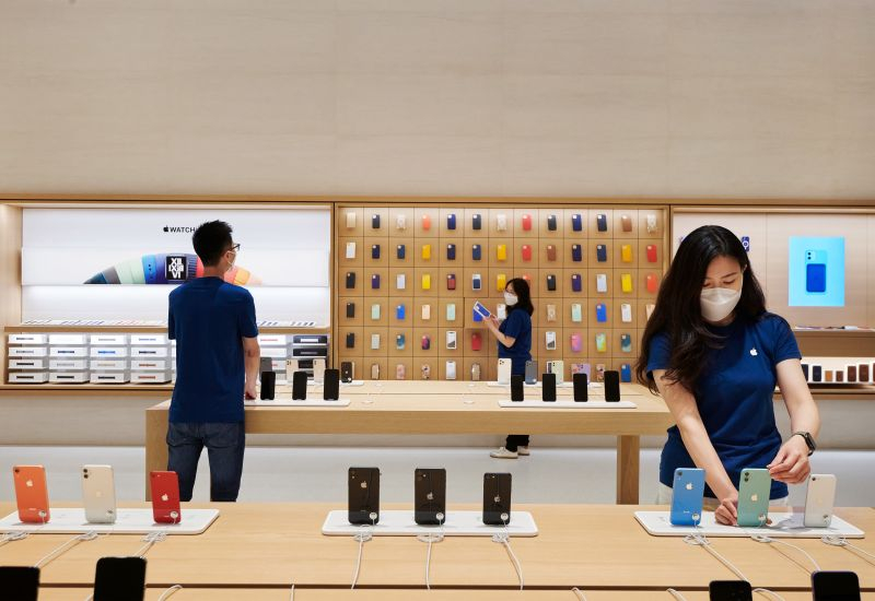 Поставки iPhone в Китае в первом квартале взлетели на 20 %, хотя рынок просел на 4 %