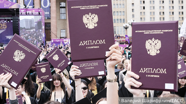 «Антиплагиат»: Почти четверть студенческих работ написали с помощью ИИ в 2025 году