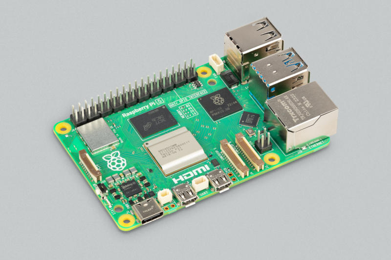 Акции Raspberry Pi взлетели на 94 % за неделю после вирусного поста про «домашний ИИ»