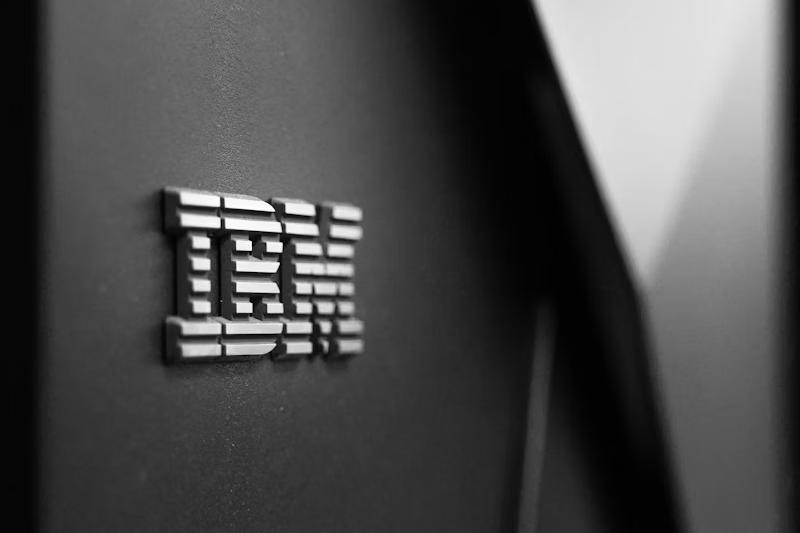 Anthropic научила ИИ языку Cobol и вызвала рекордное обрушение акций IBM