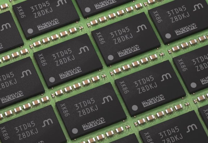 У людей мало шансов: ИИ начал сам скупать для себя память типа DDR5