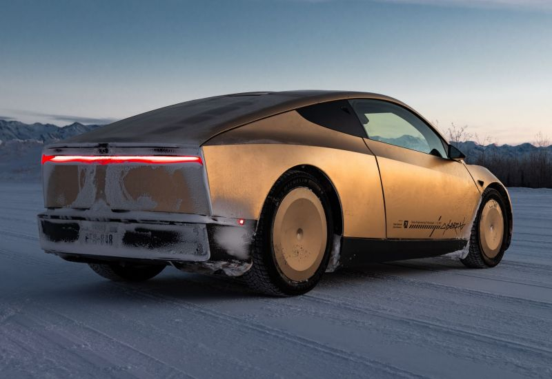 Иллюзия автопилота: сервис Tesla — это не роботакси, считают власти Калифорнии