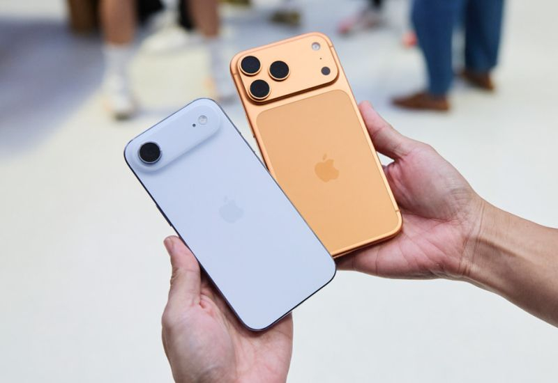 Проблемы не помешают складному Apple iPhone выйти на рынок в сентябре, как утверждает Bloomberg