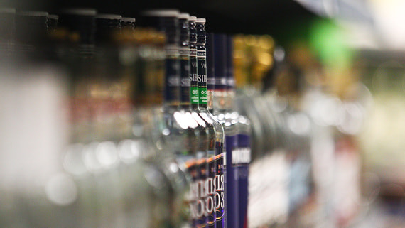 Маркетплейсы просят Минцифры поддержать онлайн-продажи алкоголя через биометрию